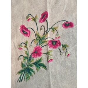 VTG Wool Needlepoint Red Poppies Bouquet Wool Scrap Piece Crafting Framing *SEE